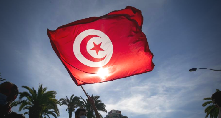 يوافق اليوم الذكرى 194 لإنشاء العلم التونسي