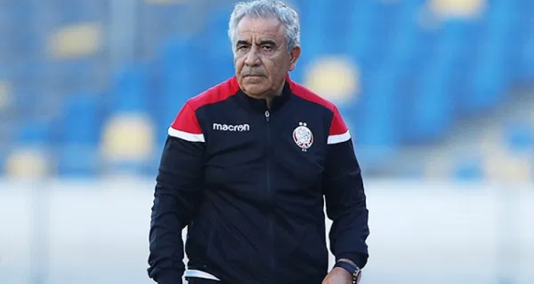 فوزي البنزرتي يتوج بجائزة أفضل مدرب في الدوري المغربي هذا الموسم