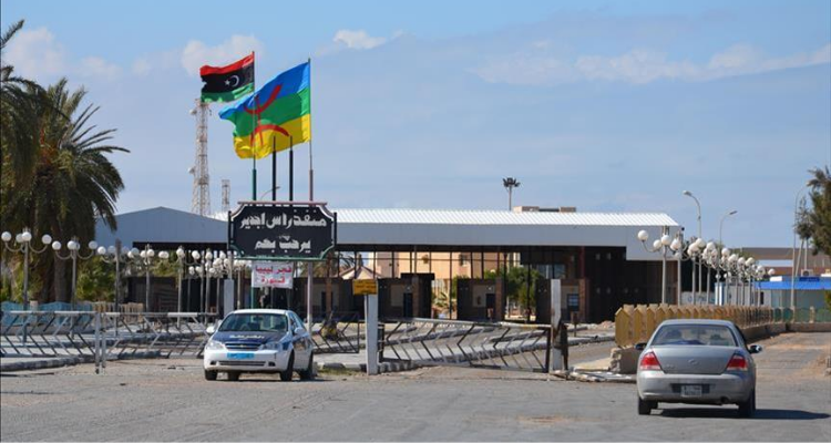 معبر راس جدير: الجانب الليبي يتمسك بفرض الاستظهار بتحاليل "بي سي ار"