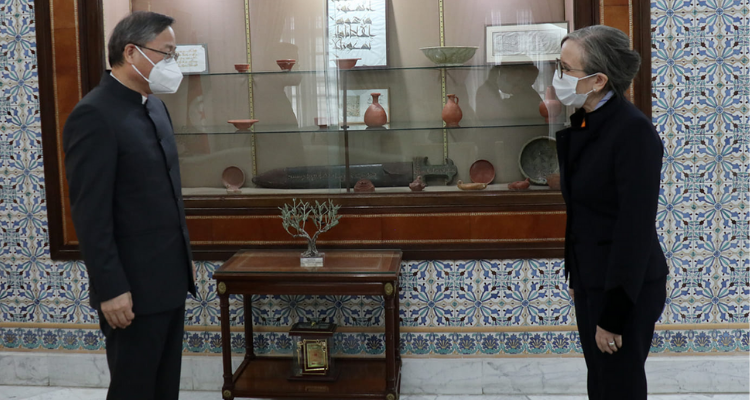 تونس تتسلم من الصين 500 ألف جرعة إضافية من لقاح كورونا
