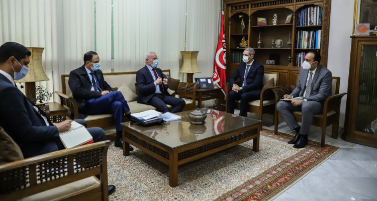 وزير السياحة يلتقي ممثلين عن شركة ''GNV'' الإيطالية