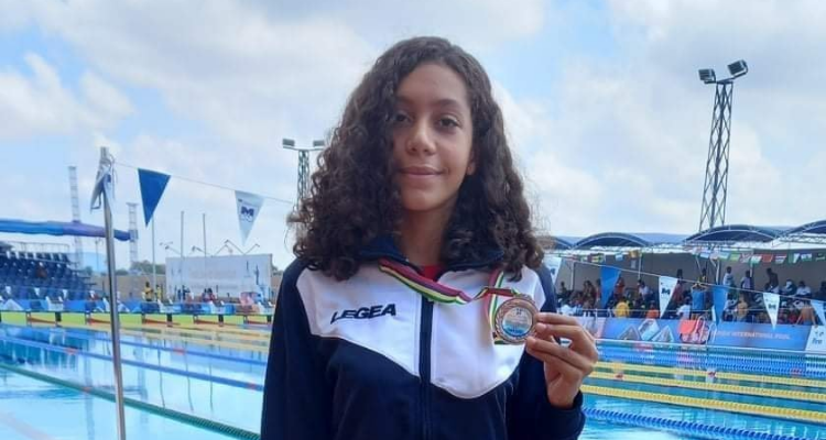 السباحة التونسية جميلة بولكباش تحرز ميدالية ذهبية في سباق 3000 متر