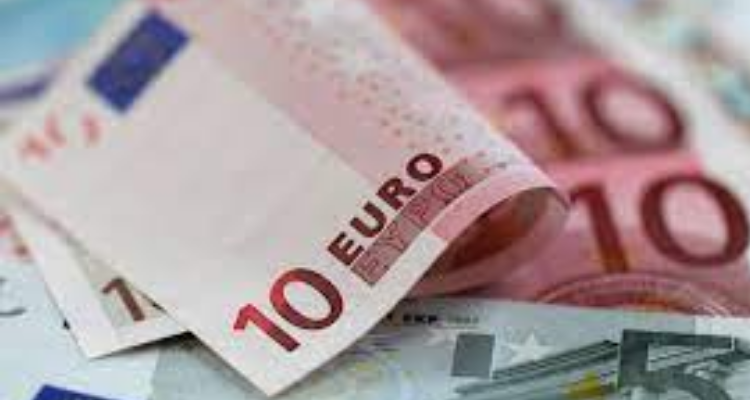 تراجع معدل سعر صرف الدينار أمام اليورو بنسبة 3.6 %
