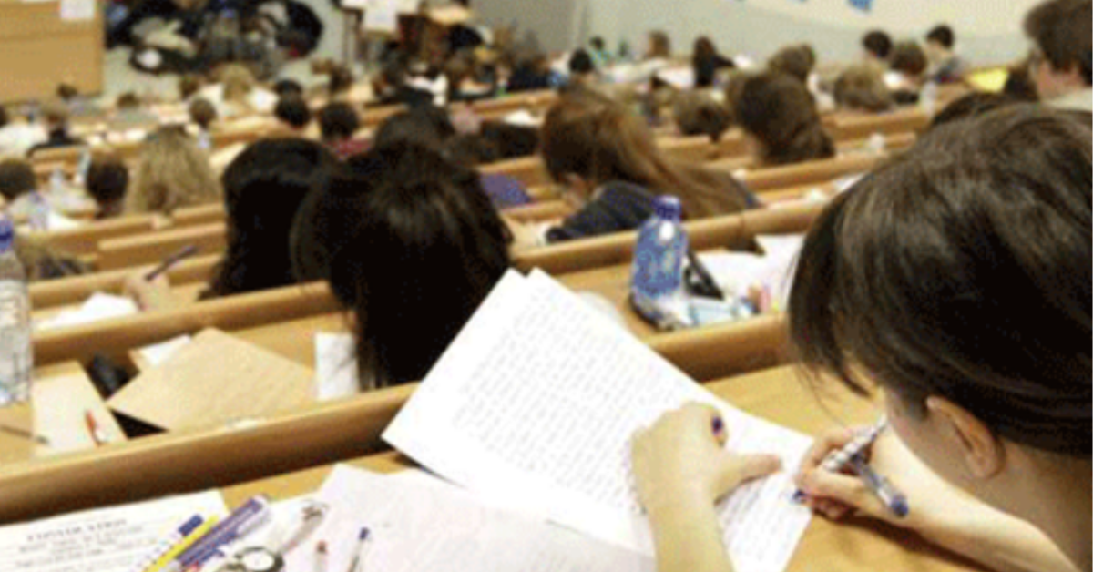 طلبة تونسيون يحرمون من إجراء إمتحاناتهم و السبب...