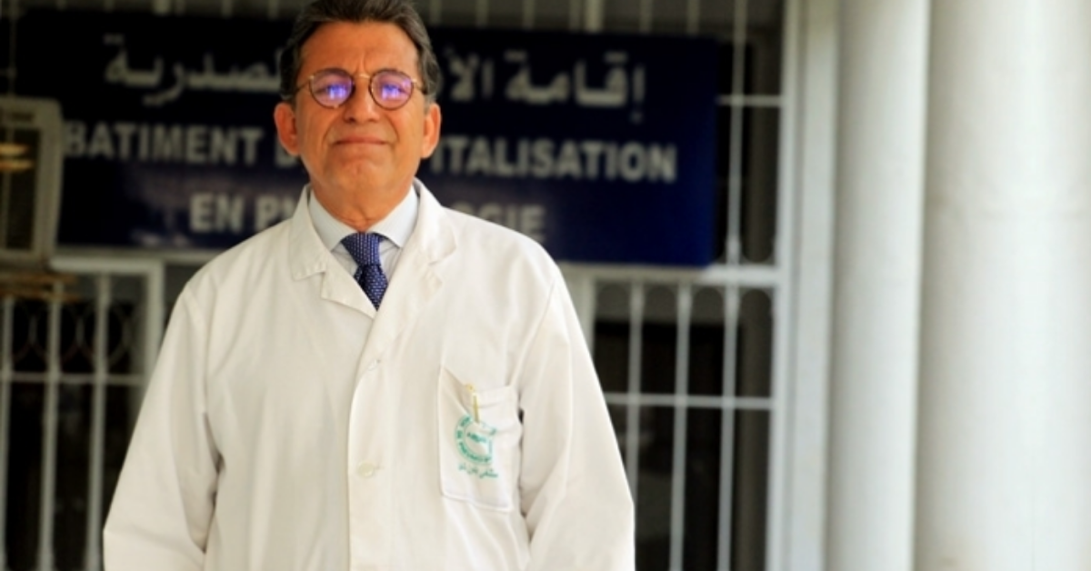 الدكتور رفيق بوجدارية في فيديو مؤثر: يدعو التونسيين في الخارج "عاونوا باش ترجع تنفس " (+فيديو)